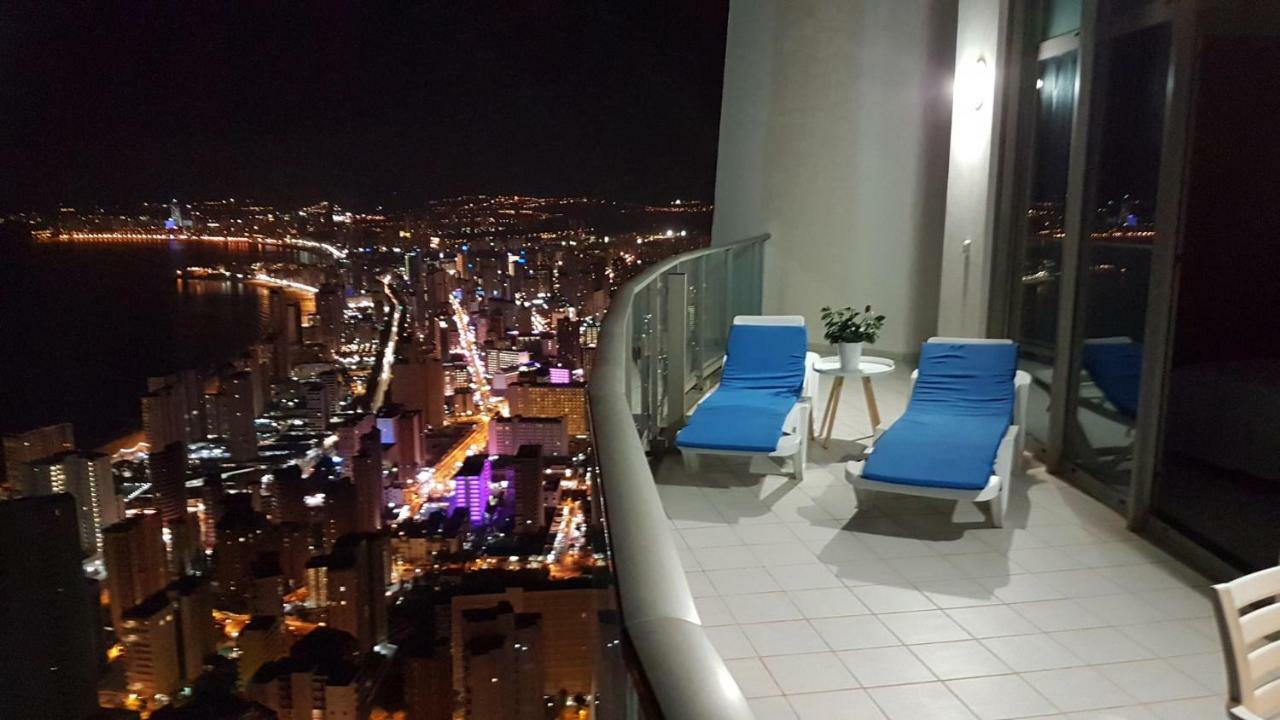 Deluxe Penthouse On The 42Nd Floor With Amazing Sea Views Apartment Бенидорм Екстериор снимка