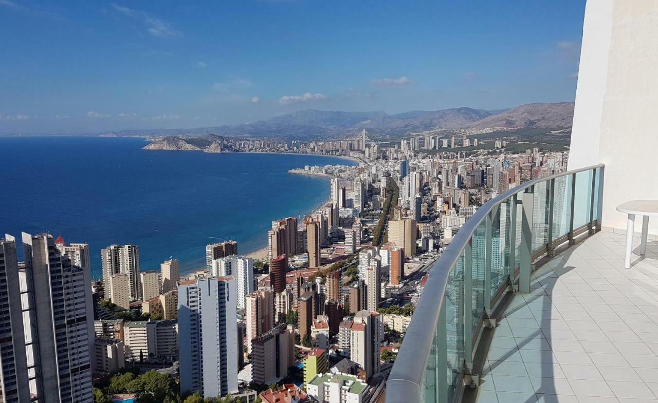 Deluxe Penthouse On The 42Nd Floor With Amazing Sea Views Apartment Бенидорм Екстериор снимка