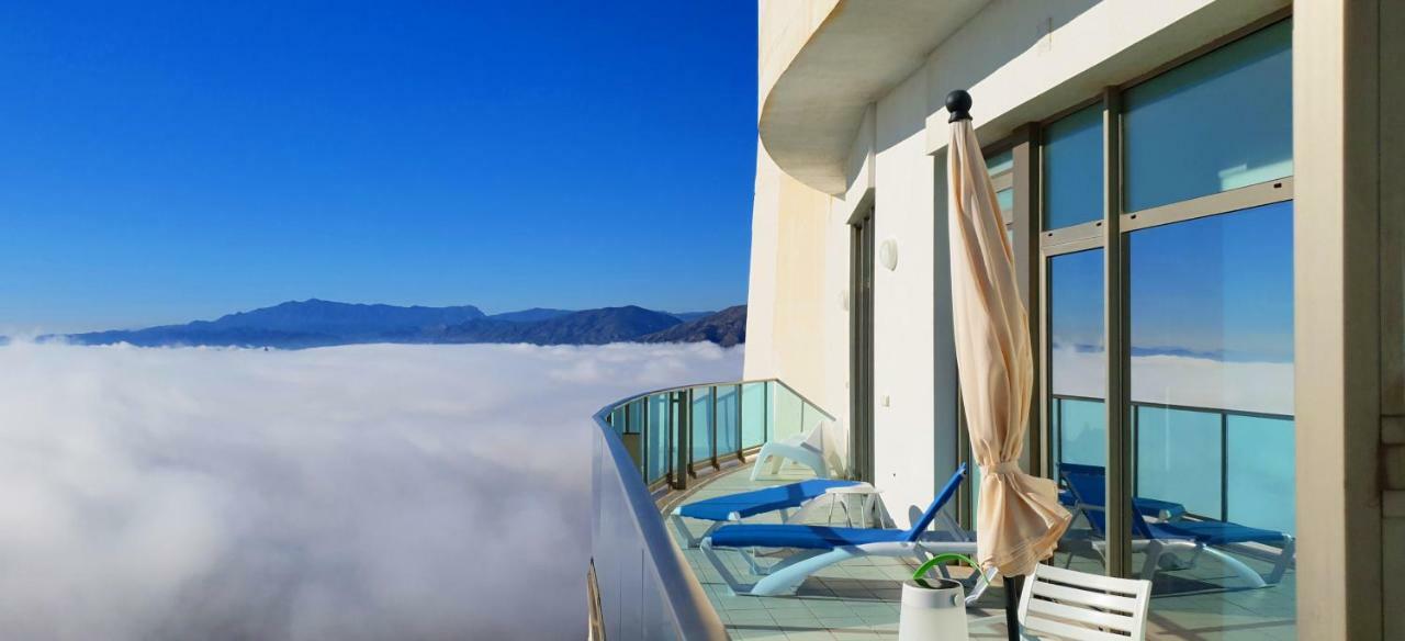 Deluxe Penthouse On The 42Nd Floor With Amazing Sea Views Apartment Бенидорм Екстериор снимка